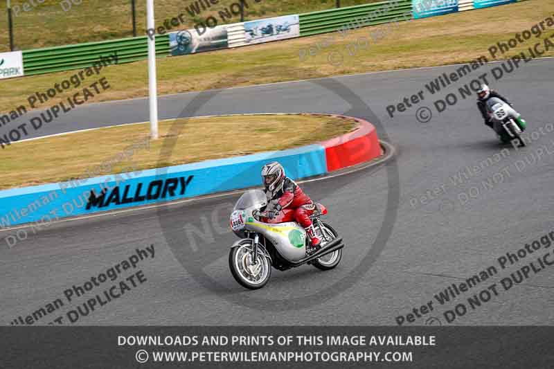 Vintage motorcycle club;eventdigitalimages;mallory park;mallory park trackday photographs;no limits trackdays;peter wileman photography;trackday digital images;trackday photos;vmcc festival 1000 bikes photographs